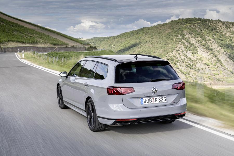  Volkswagen Passat Variant R-Line Edition (B8) 2019 года  (фото 11 из 31)